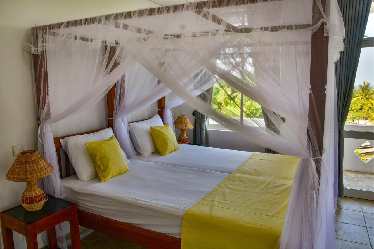 Villa Gamini Хиккадува Экстерьер фото