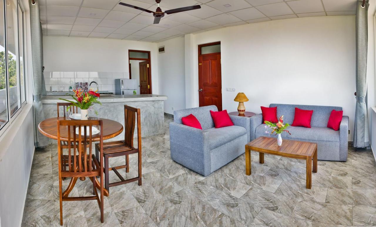 Villa Gamini Хиккадува Экстерьер фото