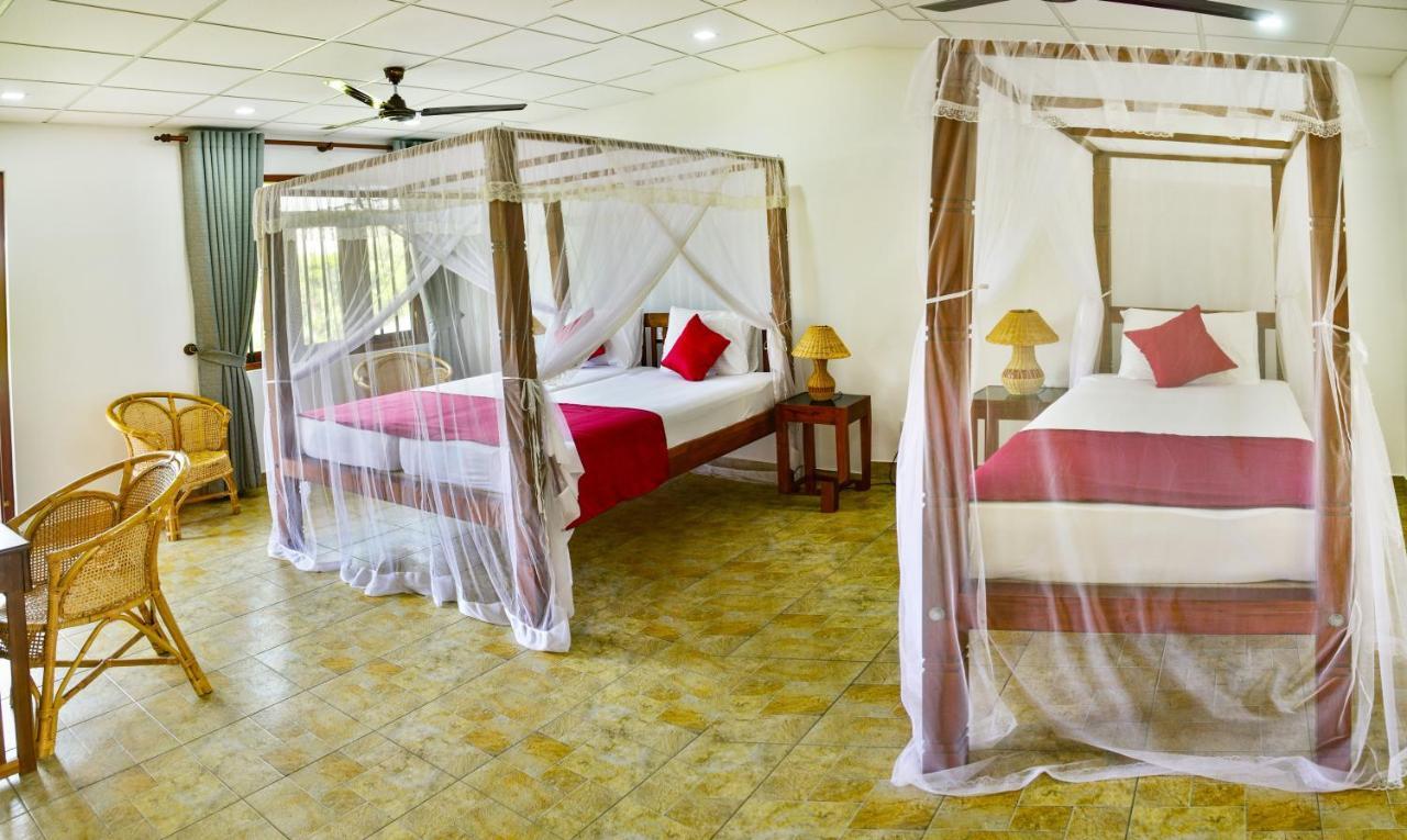 Villa Gamini Хиккадува Экстерьер фото