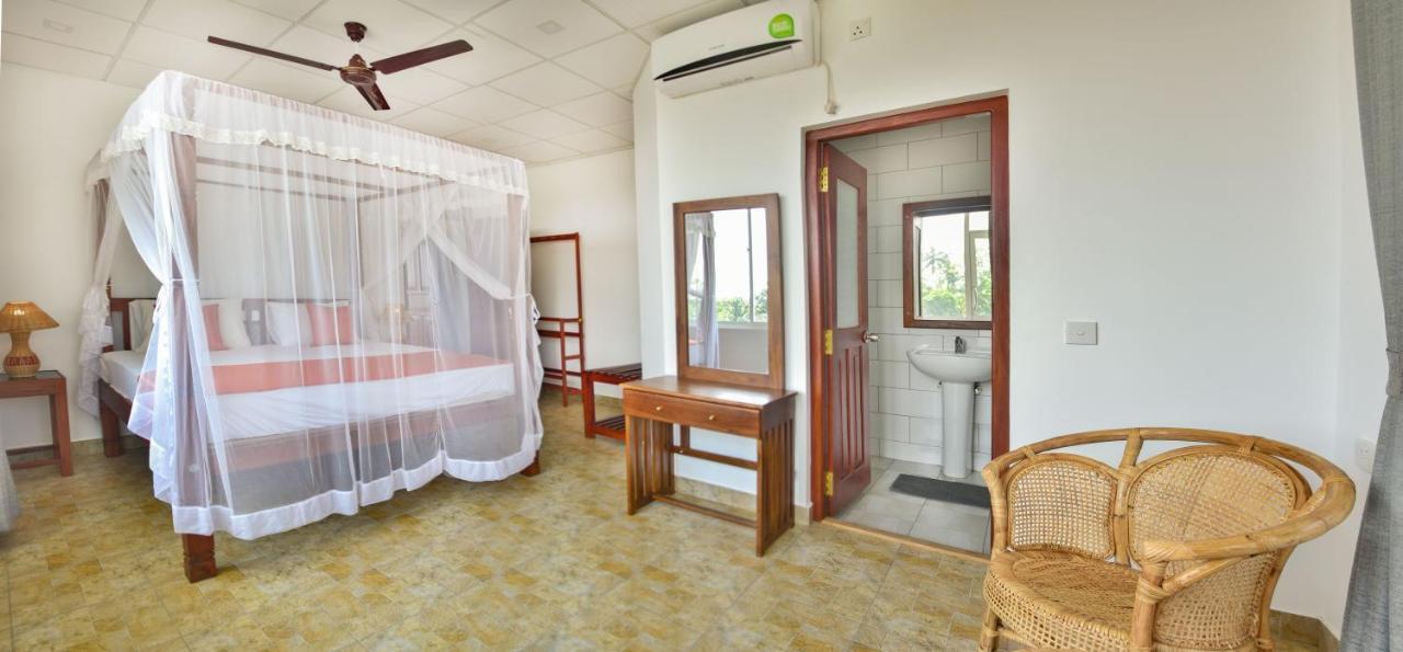 Villa Gamini Хиккадува Экстерьер фото