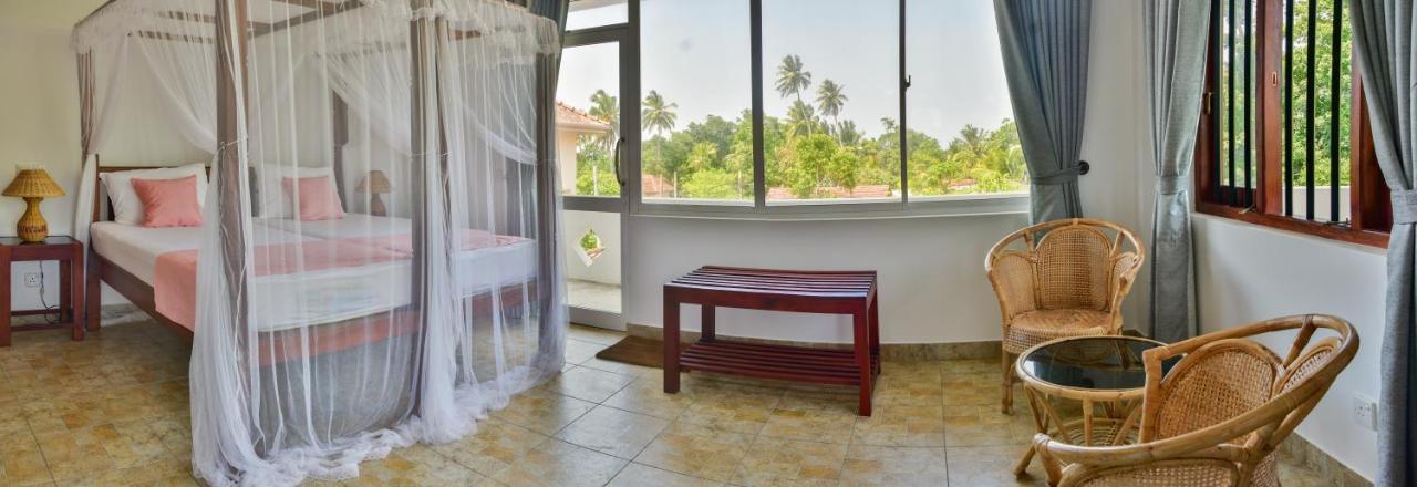 Villa Gamini Хиккадува Экстерьер фото